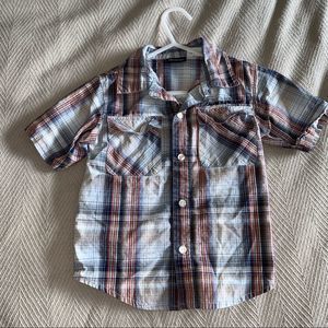 Short sleeve button down